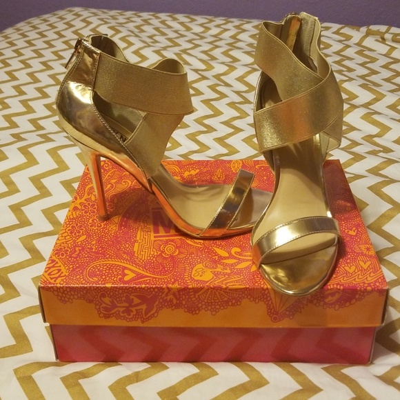 Shoes - Picture 2 of 4